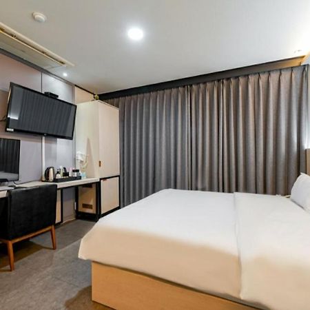 Hotel The May Busan Bagian luar foto