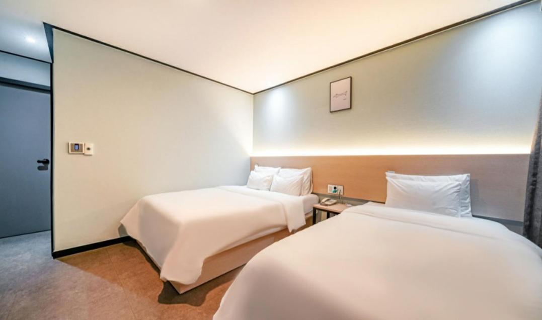 Hotel The May Busan Bagian luar foto
