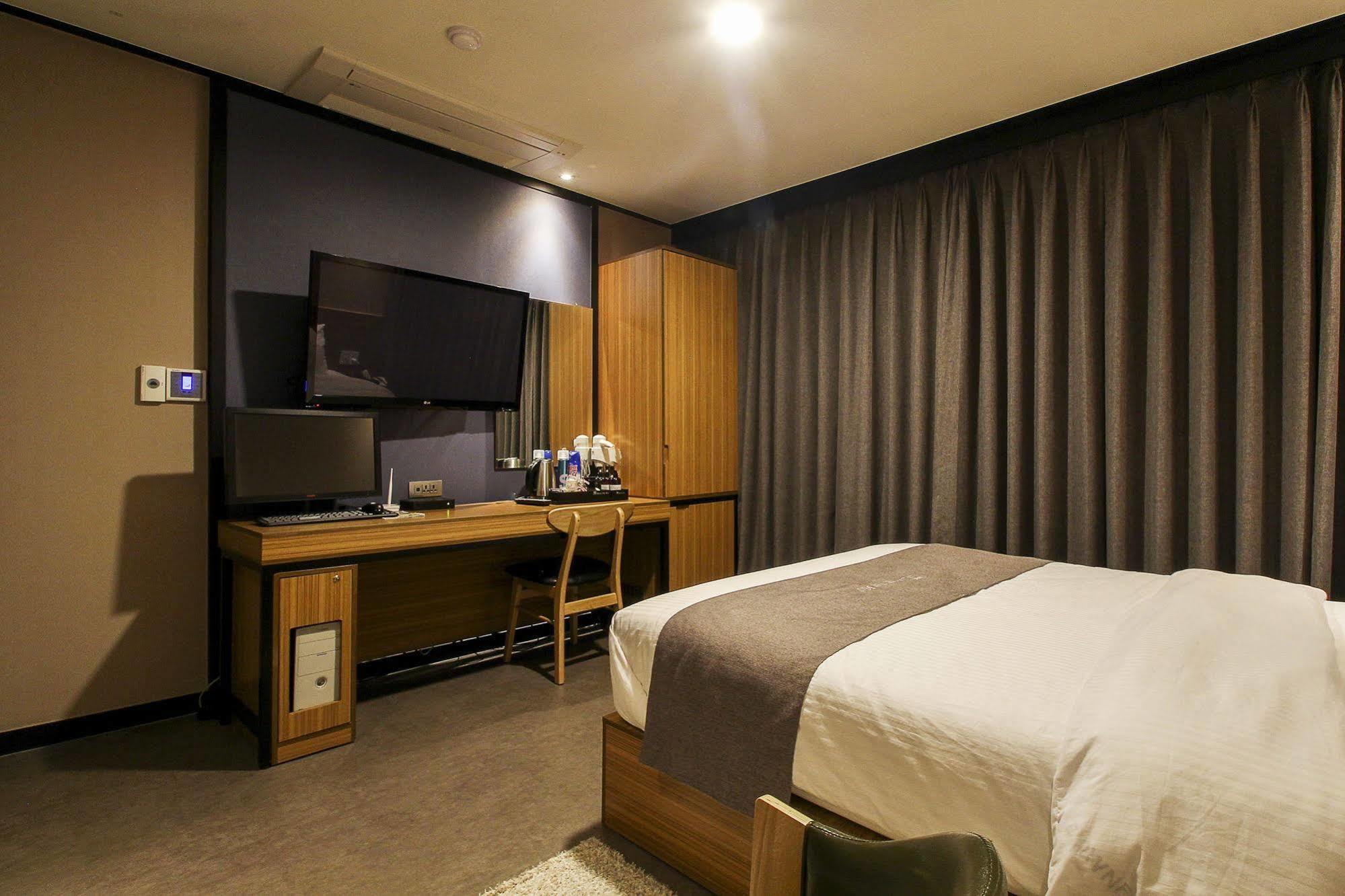 Hotel The May Busan Bagian luar foto
